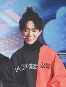 明星帶小皮筋,小皮筋舞動時尚潮流