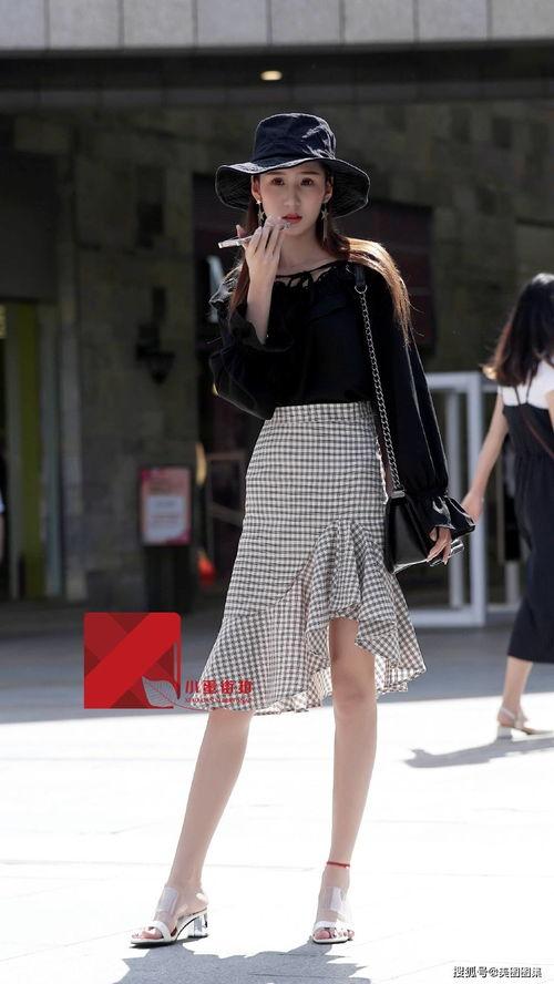 小雪美女穿絲襪誘惑視頻